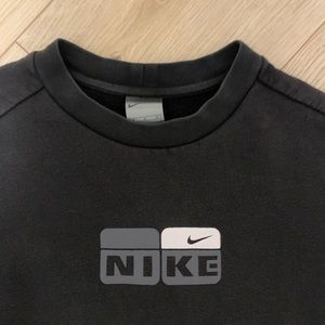 VINTAGE NIKE CREWNECK
